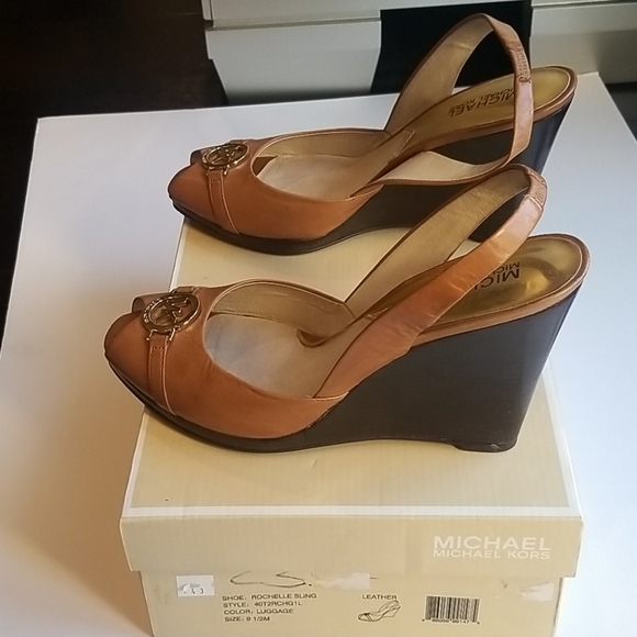 Shoes - Picture 2 of 3